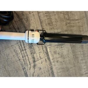 Hot Tools Professional Nano Ceramic Curling Iron/Wand 1 1/4"